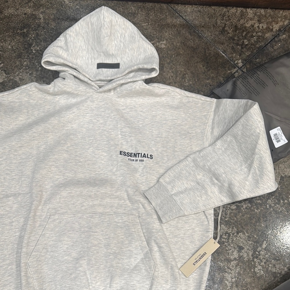 essential sweatshirt!!